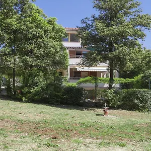  Apartment Kump